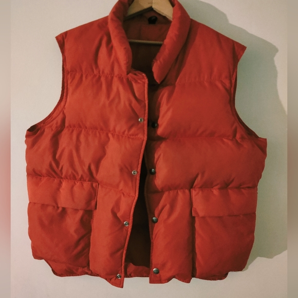 Vintage Woolrich Red Puffy Vest - Picture 3 of 4